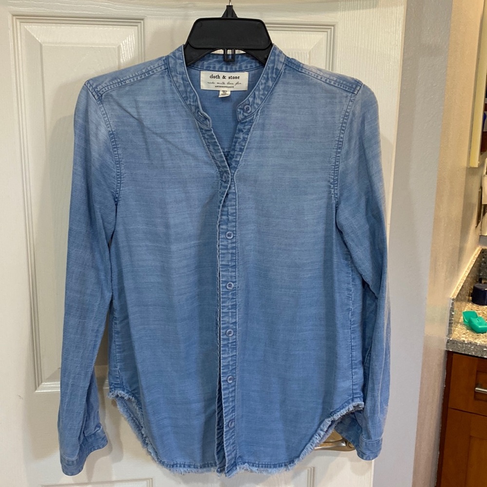 Cloth & Stone button up size XS